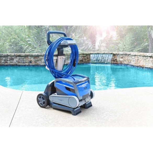 Medencetisztító robot, Dolphin M600 (2026), teljes medencetisztítás (padló, fal és vízvonal tisztítás), CleverClean és PowerStream navigáció, kábelcsavarodás-gátló, Wi-Fi és applikáció vezérlés, Caddy tartozékkal