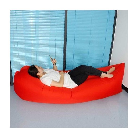 Levegővel tölthető relax ágy piros