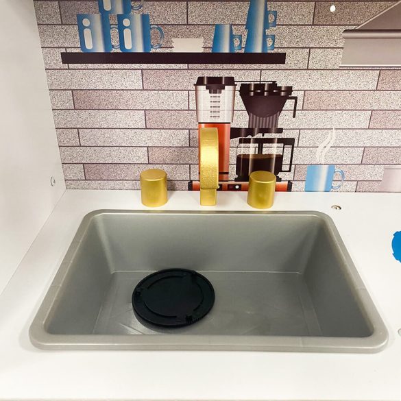 Fa játékkonyha, kiegészítőkkel – serpenyővel, lábassal, spatulával és merőkanalakkal, 46 cm pultmagassággal, tartós és biztonságos fa kivitelben, 3 db AAA elemmel működő lámpával (nem tartozék), 3 éves kortól ajánlott