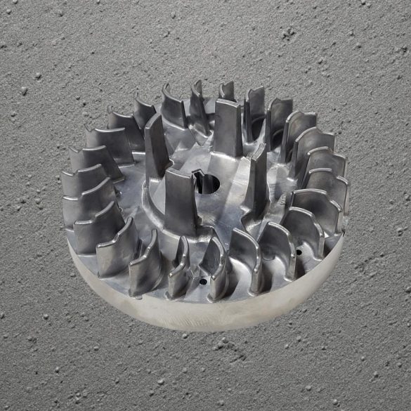 Fűnyíró lendkerék, Strend Pro Garden QL46PD-139 benzinmotoros fűnyíróhoz, fémes ezüst, öntött alumínium, hűtőbordás