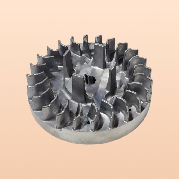 Fűnyíró lendkerék, Strend Pro Garden QL46PD-139 benzinmotoros fűnyíróhoz, fémes ezüst, öntött alumínium, hűtőbordás