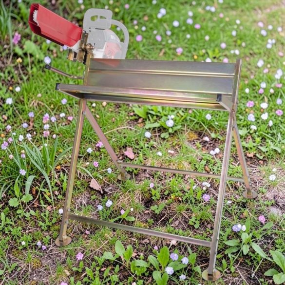 Fafűrészelő állvány, Strend Pro, maximum 120 kg terhelhetőség, láncfűrész-tartóval, fafűrészeléshez