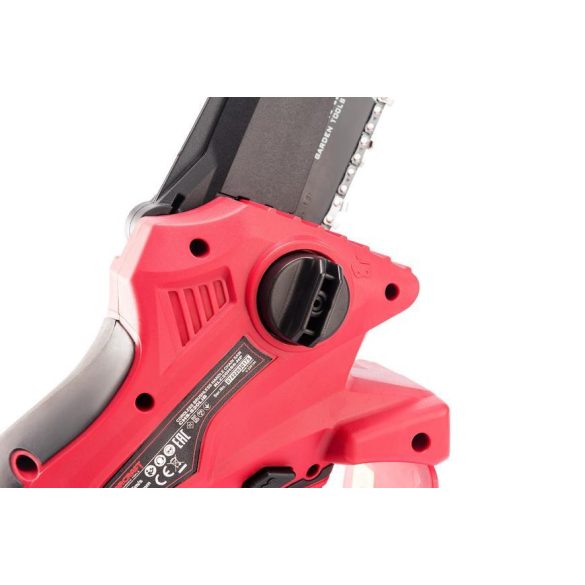 Akkumulátoros láncfűrész, Worcraft CHS-S20LiBP ShareSYS, piros/fekete, mini, 2-4 Ah 20V Li-Ion, vezetősín: 15 cm, 7,5 m/s láncsebesség, 40 ml olajtartály, akkumulátor és töltő nélkül