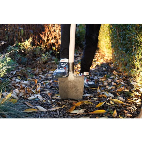 Ásó, Strend Pro Garden Gardex, hegyes fej, sötétszürke, kovácsolt acél fej, fa nyél, D markolat