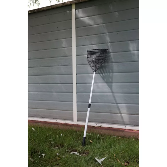 Lombseprű, gereblye, Strend Pro Garden DLR-810, fekete/ezüst, 22 fogú, műanyag fej, alumínium nyél, 31 cm munkaszélesség, 104-136 cm nyél, teleszkópos nyél
