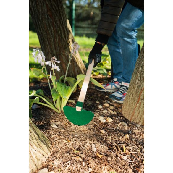 Kerti kapa, Fed, sötétzöld, hegyes, 120 cm nyél, 16,5 cm munkaszélesség, acél fej, fa nyél, szív alakú, 450 g