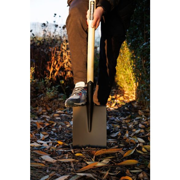 Ásó, Strend Pro Garden, egyenes fej, fekete, acél fej, fa nyél, D markolat