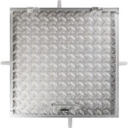   Fém aknafedlap, Strend Pro MC60, ezüst, 600 x 600 mm, zárható, lemezvastagság: 3 mm, csúszásgátló felület, UV-álló, 150 kg teherbírás