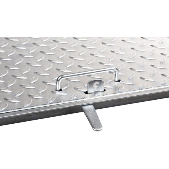 Fém aknafedlap, Strend Pro MC50, ezüst, 500 x 500 mm, zárható, lemezvastagság: 3 mm, csúszásgátló felület, UV-álló, 150 kg teherbírás