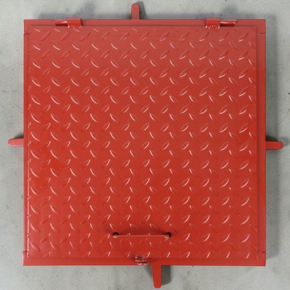 Fém aknafedlap, Strend Pro MC50, bordó, 500 x 500 mm, zárható, lemezvastagság: 3 mm, csúszásgátló felület, UV-álló, 150 kg teherbírás