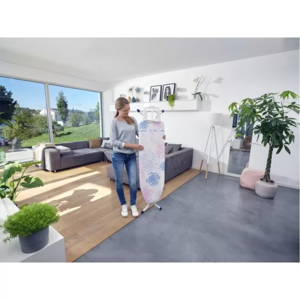 Leifheit 72580 Classic M Compact Plus vasalódeszka, fehér, 120 × 38 cm vasalófelülettel, 76–95 cm között állítható magassággal, stabil vasalótartóval, beépített kábeltartó antennával
