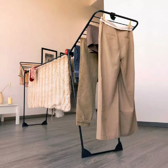 Vileda Infinity Flex Ultimate ruhaszárító, 30 méter szárítási terület, fekete, teleszkópos vázzal, magas oldalsó szárnyakkal, stabil megerősített lábakkal