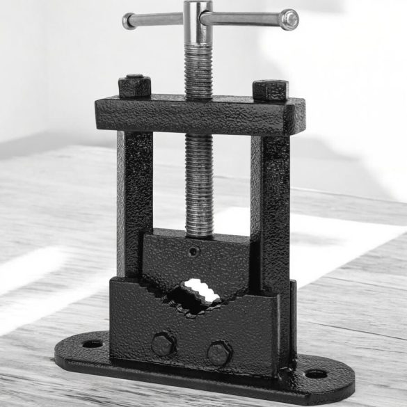 Asztali csőszerelő satu, Strend Pro, fekete, 100 mm, öntvény test, acél orsó, csövekhez, stabil, biztonságos