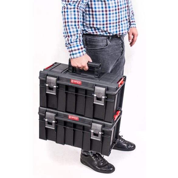 Szerszámosdoboz, Qbrick Patrol System Pro 500 Basic, 45 x 26 x 24 cm, fekete, 14 l, víz- és porálló, poliamid csatlakozók, vágórúd a fedélben, mély tálca