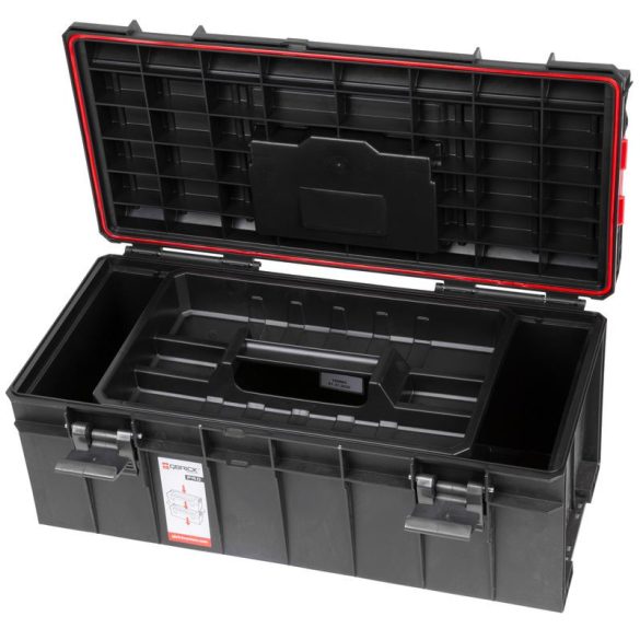 Szerszámosdoboz, Qbrick Patrol System Pro 600 Basic, 54,5 × 27 × 24,6 cm, fekete, 22 l, tömítéssel, fedélbe épített vágásvezetővel, poliamid oldalsó csatlakozókkal
