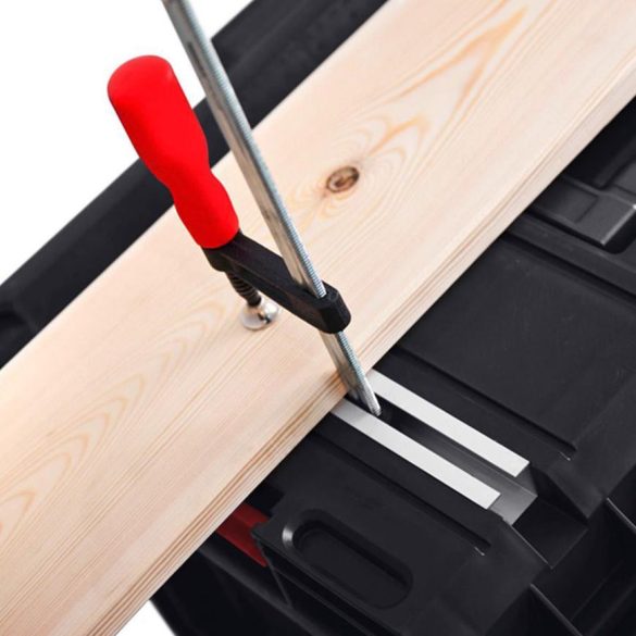 Szerszámosláda, Qbrick Patrol System One 450 Technik, 58,5 × 38,5 × 42 cm, fekete, 52 l, por- és vízálló, megerősített, alumínium rögzítőléc, 2 állítható rekesz