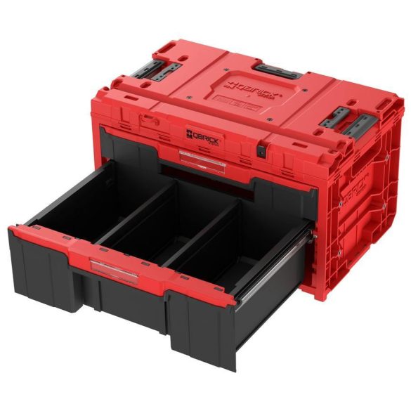 Tárolódoboz készlet, Qbrick Patrol System One Workshop Red, 58,7 × 38 × 34 cm, piros, 4 részes, moduláris, fiókos, automata zárral, fémsínes, görgős platform fékkel