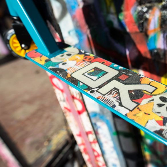 Kaszkadőr roller, SOKE GO!, sárga, 83 cm, 10 cm 88A PU kerekek, ABEC-9 csapágy, Y kormány, Flex Fender fék, tripla alumínium bilincs