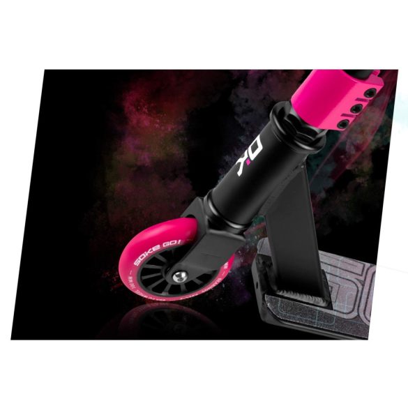 Kaszkadőr roller, SOKE GO!, rózsaszín, 82 cm, 10 cm 88A PU kerekek, ABEC-9 csapágy, rugalmas sárvédőfék, alumínium fellépő