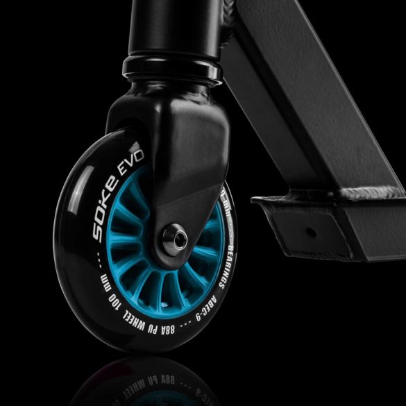 Klasszikus roller, SOKE EVO, kék, 83 cm, 10 cm 88A PU kerekek, ABEC-9 csapágy, HIC kompresszió, integrált kormánycsapágy, Y kormány, max. 100 kg