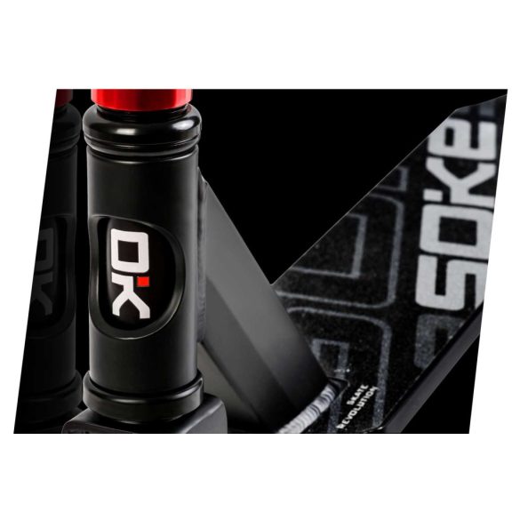 Kaszkadőr roller, SOKE PRO, piros, 85 cm, 11 cm 88A PU kerekek, ABEC-9 csapágy, HIC kompresszió, Y kormány, max. 100 kg