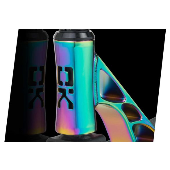 Kaszkadőr roller, SOKE XTR Street Rainbow, fekete, 87 cm, 11 cm PU kerekek, ABEC-9 csapágy, HIC kompresszió, Flex Fender fék, alumínium deck