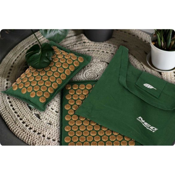 Akupresszúrás szőnyeg, Neo-Sport NS-902, zöld/arany, 70 × 44 x 3,0 cm, cm, párnával, hordtáskával, kókuszrost töltet, 181 + 76 db tüskekorong