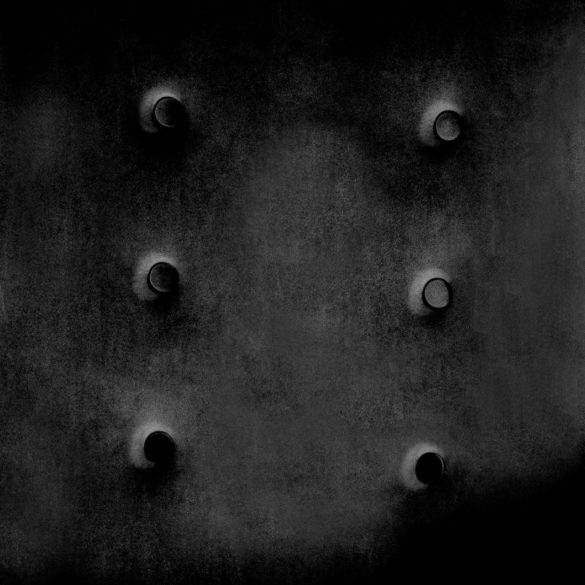 Lábtartós fotel, Sofotel Norse, fekete, lábtartóval, füles kialakítás, kárpitozott, bükkfa, filccel alábélelt lábak, levehető huzatú párna, skandináv stílus