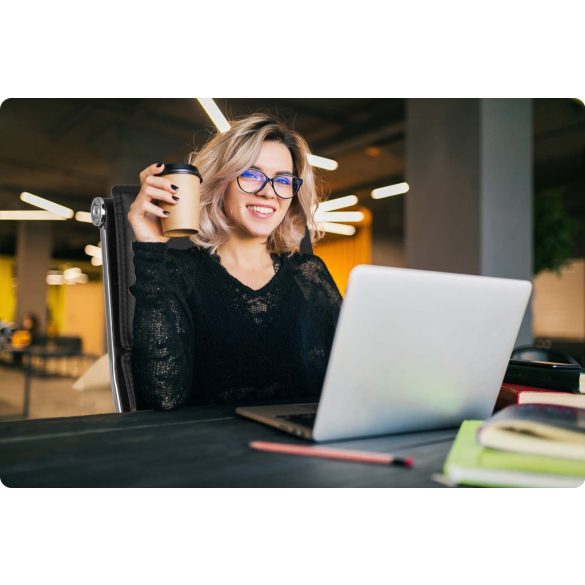 Irodai szék, Sofotel Koiba, fekete, 101-111 cm, dupla párnázás, állítható, hintamechanika, gázliftes magasságállítás, gumírozott kerekek, 120 kg teherbírás