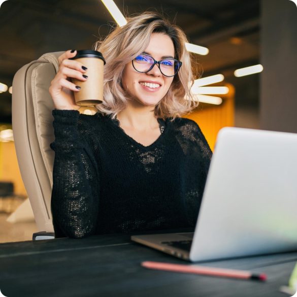 Irodai szék, Sofotel Porto, bézs, 47-55 cm ülésmagasság, duplán párnázott, dönthető és hintáztatható, gumírozott kerekek, 120 kg teherbírás