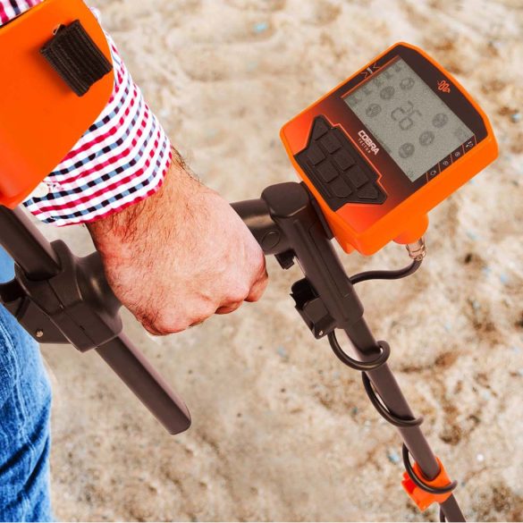 Fémdetektor, Cobra Tector Rush, 71-137 cm, 28 cm vízálló keresőfej, LCD kijelző, hangjelzés, 5 beállítás, elemes (2 db 9V)