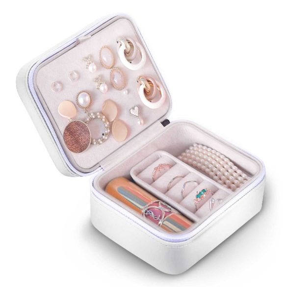 Ékszerdoboz, Massido MS-702, 11 x 9,5 x 6,2 cm, fehér, PU műbőr, kulccsal zárható, nyaklánc akasztókkal, fülbevaló tálcával, gyűrűtartóval