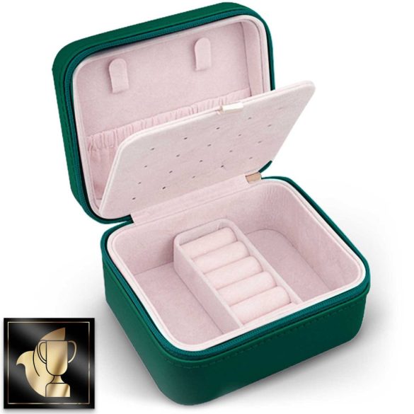 Ékszerdoboz, Massido MS-702, 11 x 9,5 x 6,2 cm, zöld, PU műbőr, kulccsal zárható, nyaklánc akasztókkal, fülbevaló tálcával, gyűrűtartóval