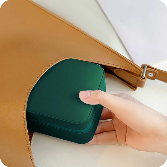 Ékszerdoboz, Massido MS-702, 11 x 9,5 x 6,2 cm, zöld, PU műbőr, kulccsal zárható, nyaklánc akasztókkal, fülbevaló tálcával, gyűrűtartóval