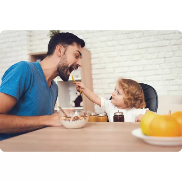Etetőszék, Ricokids Tulo, fekete, összecsukható, állítható, levehető tálcával, 5 pontos biztonsági öv, 2 kerekes láb, lábtartó, teherbírás: 15 kg
