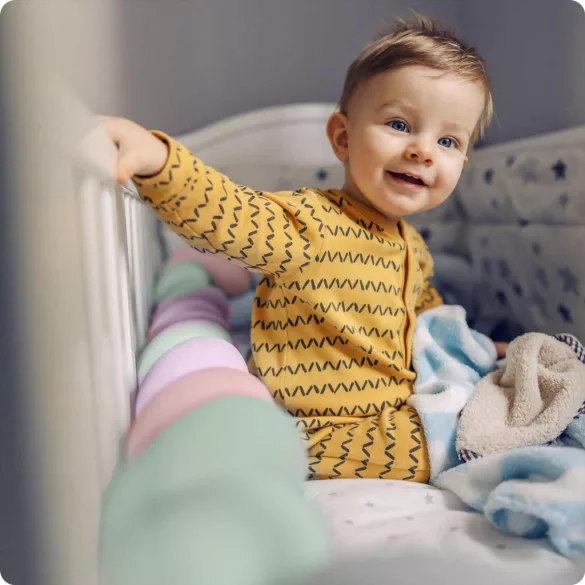 Rácsvédő kiságyba, Ricokids, zöld/rózsaszín/lila, 300 x 11,5 cm, kék-szürke, antiallergén, mosható, puha tapintású