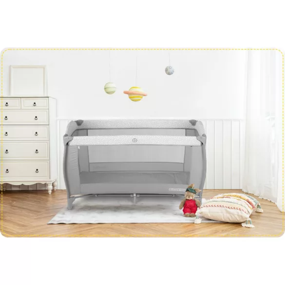 Utazó gyerekágy, Ricokids RK-241, szürke, 125 x 65 cm, magasság: 78 cm, levehető oldalsó bejárat, 2 fékezhető kerék, összecsukható, matraccal, pelenkázóasztallal, napellenzővel, teherbírás: 15 kg