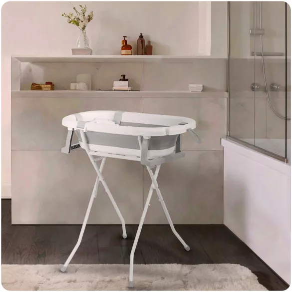 Utazó gyerekkád, Ricokids RK-287, fehér/szürke, 85 x 45 cm, 45 l, összecsukható, hőmérővel, hőérzékelős dugóval, kivehető párnával, állvánnyal, teherbírás: 45 kg, 0-3 éves korig