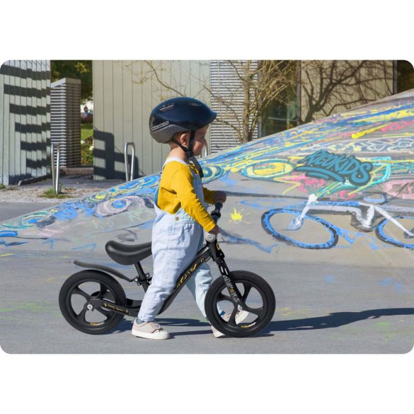 Kétkerekű futóbicikli, Ricokids Funnu, fekete, magnézium váz, EVA habkerekek 29 cm, állítható ülésmagasság 35-42 cm, gumírozott markolatok ütközőkkel, könnyű