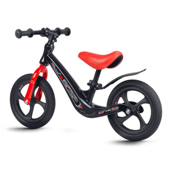 Kétkerekű futóbicikli, Ricokids Funnu, fekete/piros, magnézium váz, EVA habkerekek 29 cm, állítható ülésmagasság 35-42 cm, gumírozott markolatok ütközőkkel, könnyű