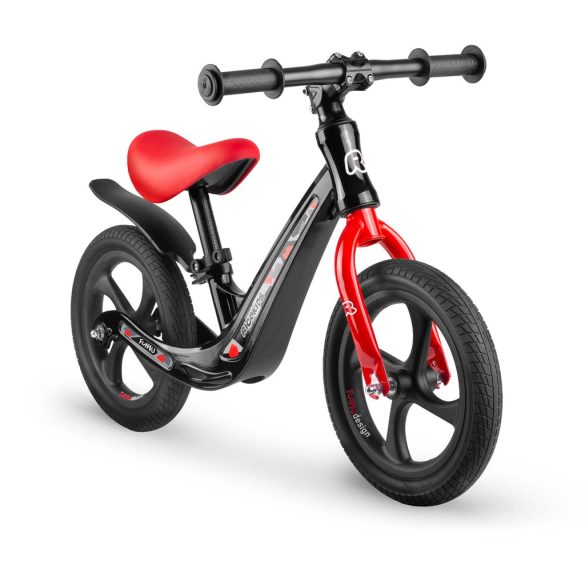 Kétkerekű futóbicikli, Ricokids Funnu, fekete/piros, magnézium váz, EVA habkerekek 29 cm, állítható ülésmagasság 35-42 cm, gumírozott markolatok ütközőkkel, könnyű