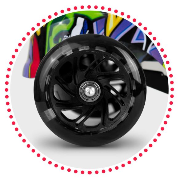 Háromkerekű roller, Ricokids Piko, fekete, színes mintás, LED világítás a kerekekben és a fellépőben, állítható magasságú kormány, balanszos irányítás, EN 71, max. 35 kg