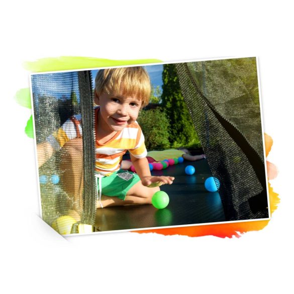 Kerti trambulin, Neo-Sport, fekete/zöld, átmérő: 252 cm, kerek, magasság: 55 cm, 180 cm belső védőháló, létra, acél váz, 3 dupla láb, 100 kg teherbírás, 42 db rugó, íves zöld oszlopok