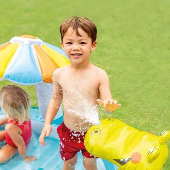 Felfújható vízi játék, Intex, aligátor játszóház, 201 × 170 × 84 cm, zöld, aligátoros mintás, csúszdával, gomba alakú napernyővel, locsolótömlőre csatlakoztatható zuhannyal (57165)