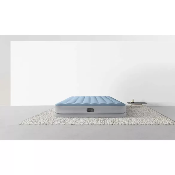 Felfújható vendégágy, Intex Queen Dura-Beam középmagas komfort matrac, 152 x 203 x 36 cm, világoskék, kétszemélyes, szálas belső szerkezettel, puha felülettel, beépített USB-s elektromos pumpával (64159)
